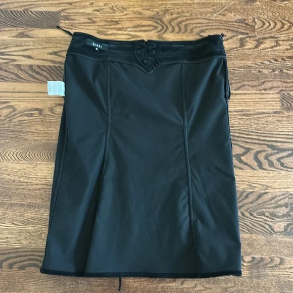 Gucci Black Velvet Pencil Skirt with Lace Up Detail at Back Size 46 US 10-12 - Picture 6 of 16